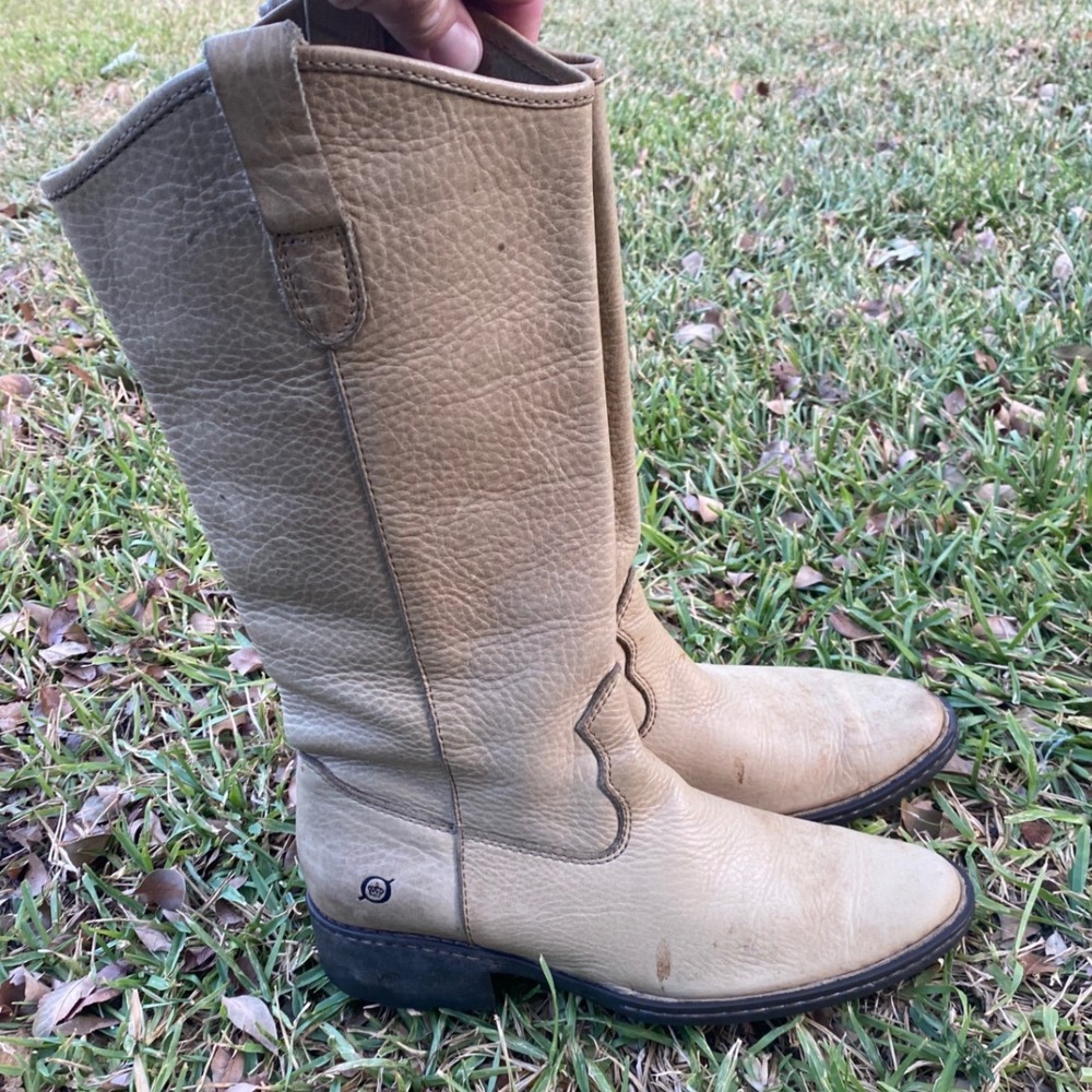 Born Womens W2728 H5 Beige Leather Pull On Western Tall Boots Size 9 40.5 - Picture 4 of 10
